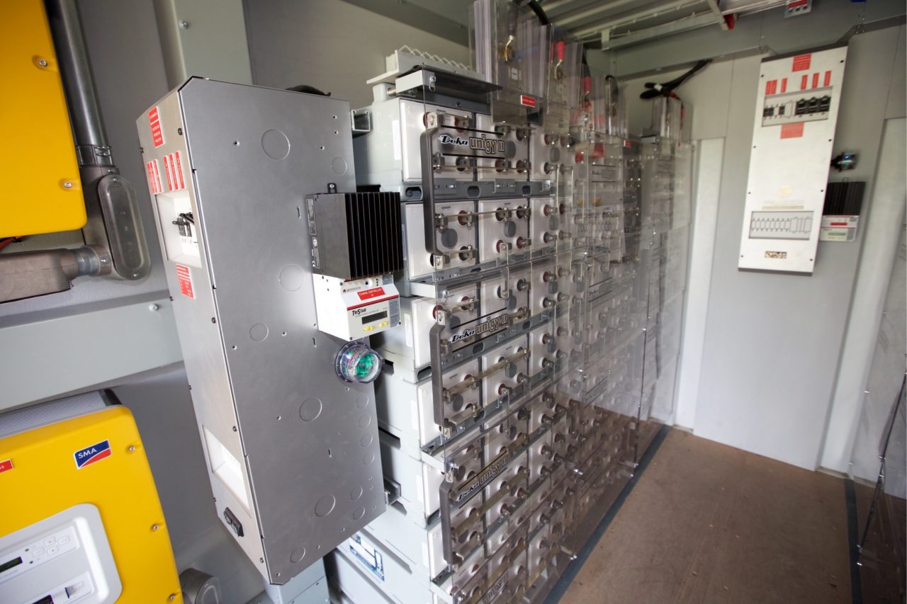 solar-battery-storage-store-your-solar-power-with-battery-storage